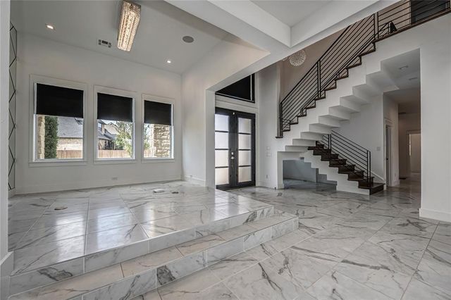 15400 Kestral Park Court, Edmond, OK 73013