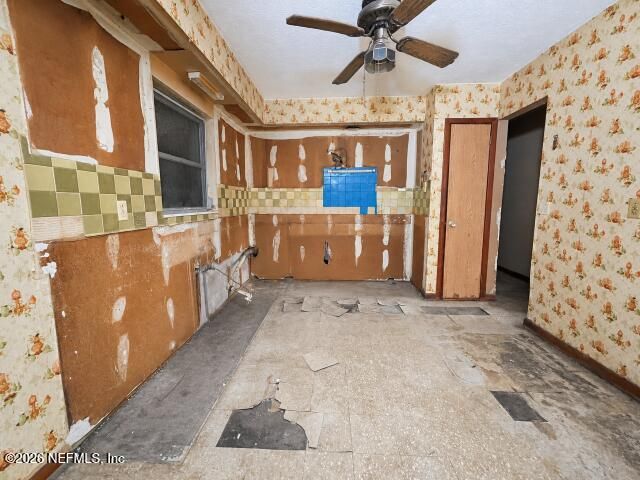 5746 TEMPEST Street, Jacksonville, FL 32244