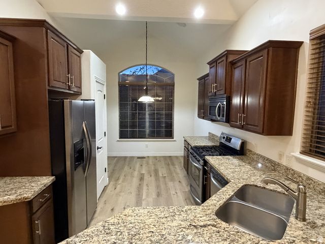 318 E NECHATEL DR, Draper, UT 84020