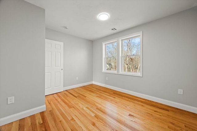 34 Oakland St, Brockton, MA 02302