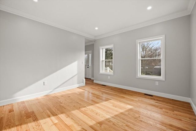 34 Oakland St, Brockton, MA 02302