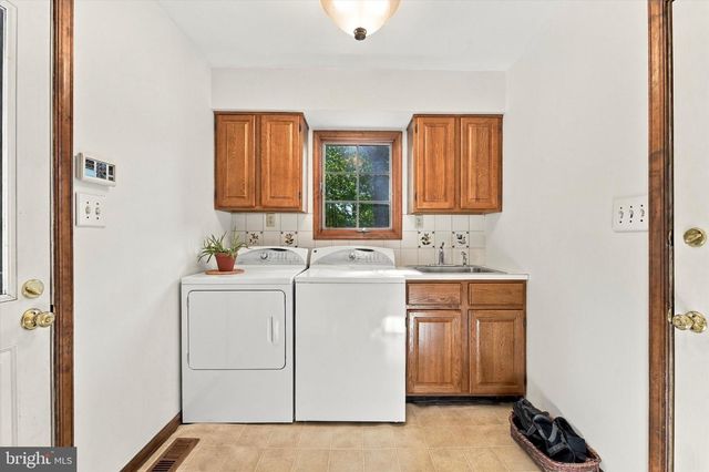 3 BRYNWOOD LN, Newtown, PA 18940