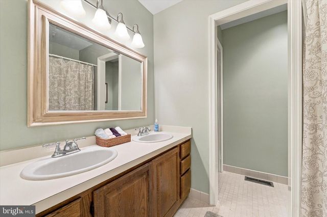 3 BRYNWOOD LN, Newtown, PA 18940