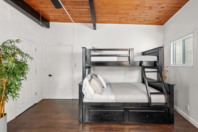 2400 Rogue River Highway, Gold Hill, OR 97525