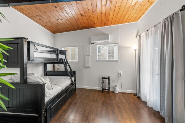 2400 Rogue River Highway, Gold Hill, OR 97525