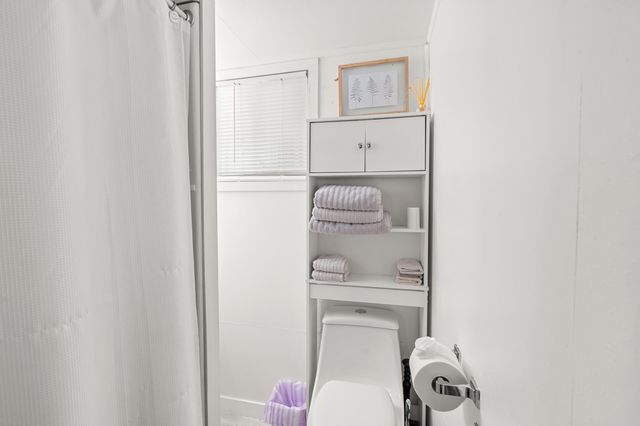 2400 Rogue River Highway, Gold Hill, OR 97525