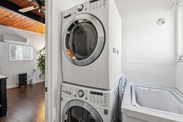 2400 Rogue River Highway, Gold Hill, OR 97525