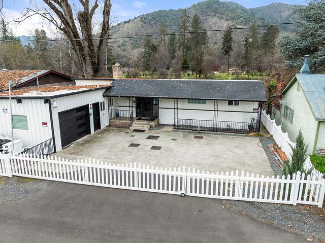 2400 Rogue River Highway, Gold Hill, OR 97525