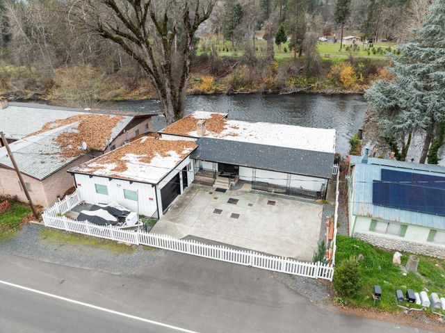 2400 Rogue River Highway, Gold Hill, OR 97525