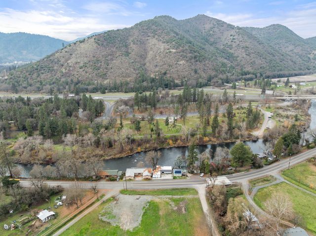2400 Rogue River Highway, Gold Hill, OR 97525