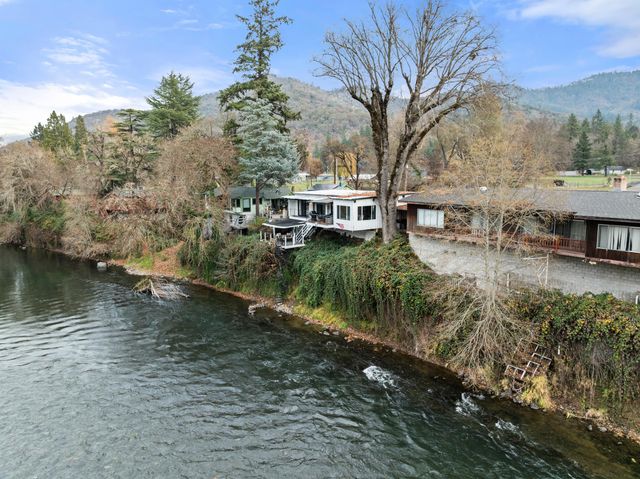 2400 Rogue River Highway, Gold Hill, OR 97525