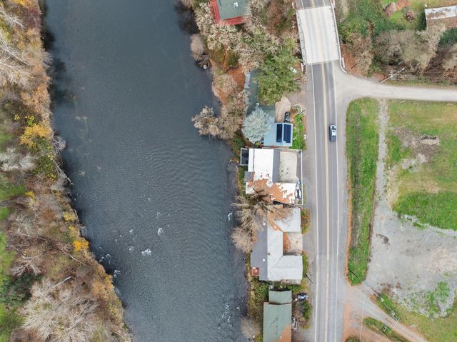 2400 Rogue River Highway, Gold Hill, OR 97525