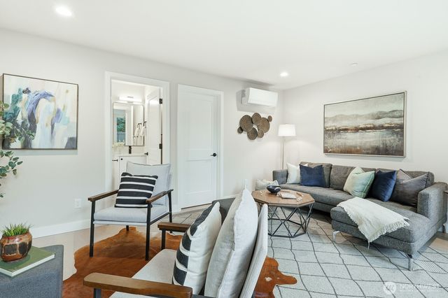 11217 NE 95th Street, Kirkland, WA 98033