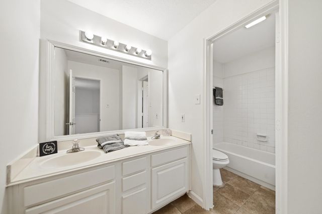 4623 Summer Lakes, Sugar Land, TX 77479