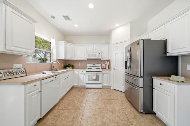 4623 Summer Lakes, Sugar Land, TX 77479