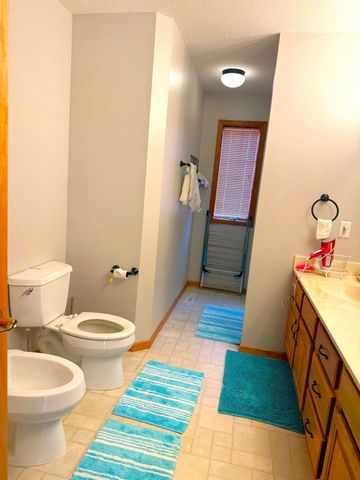 3018 Mayowood Common Circle SW, Rochester, MN 55902