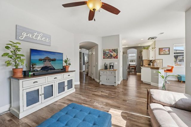 476 Arcadia Way, Salinas, CA 93906