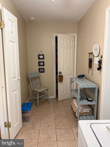 9552 GRANDE OAKS CT, Vienna, VA 22181