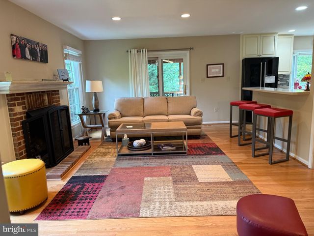 9552 GRANDE OAKS CT, Vienna, VA 22181