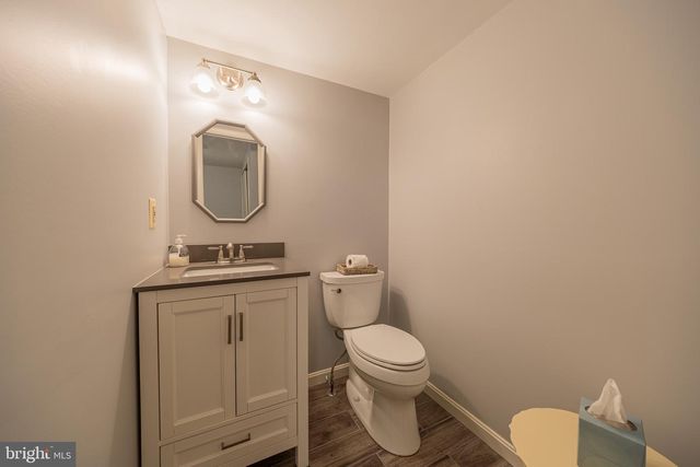 9552 GRANDE OAKS CT, Vienna, VA 22181
