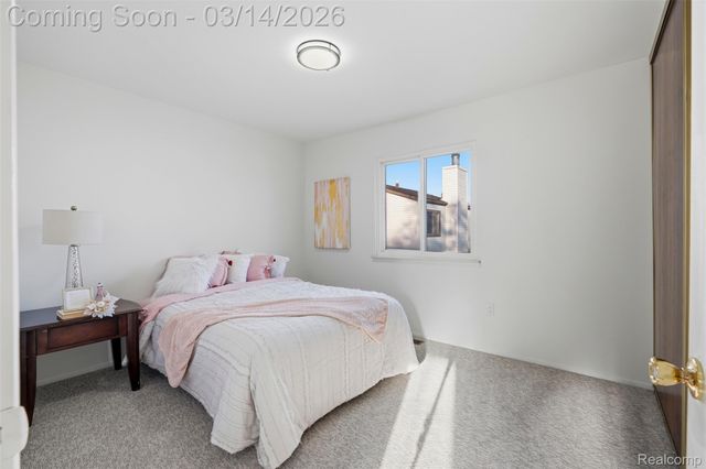 2919 Roundtree Drive, Troy, MI 48083