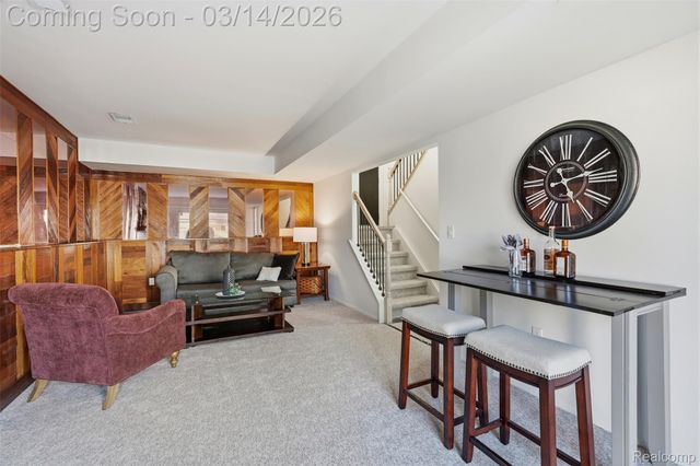 2919 Roundtree Drive, Troy, MI 48083