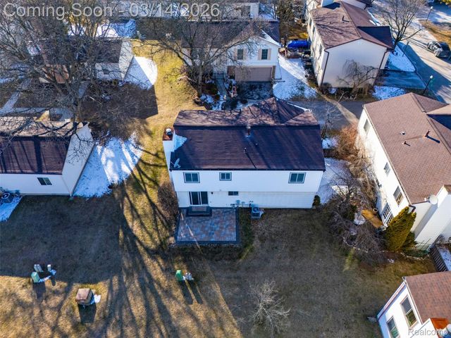 2919 Roundtree Drive, Troy, MI 48083