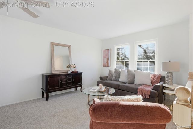 2919 Roundtree Drive, Troy, MI 48083