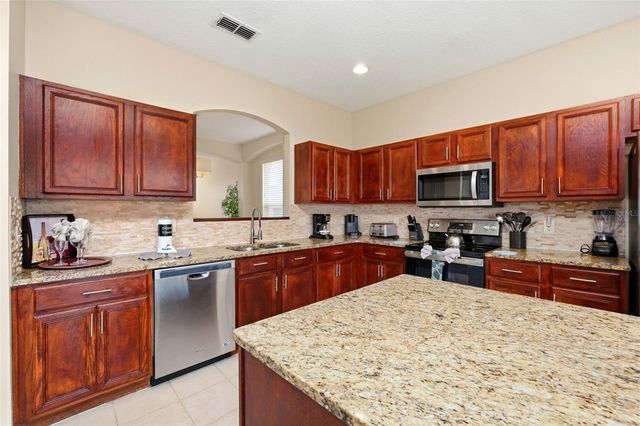 135 SEVILLA AVENUE, Davenport, FL 33897