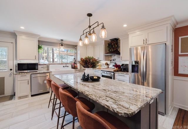 13013 Lemoncrest Ln, Little Rock, AR 72210