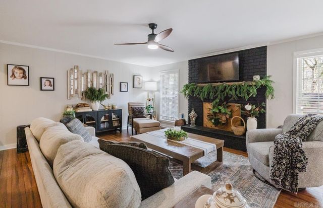 13013 Lemoncrest Ln, Little Rock, AR 72210