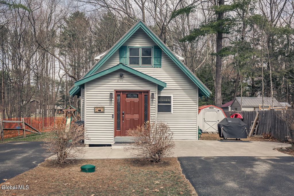 143 Lakeview Avenue, Mayfield, NY 12117
