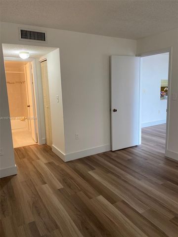 13120 SW 92nd Ave B-414, Miami, FL 33176