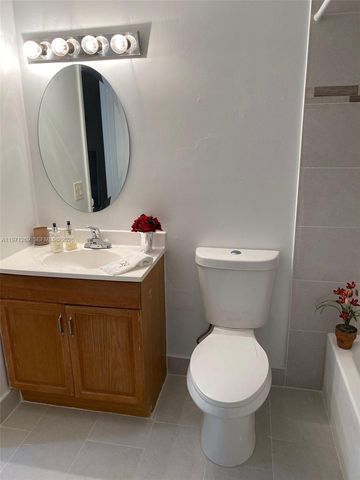 13120 SW 92nd Ave B-414, Miami, FL 33176