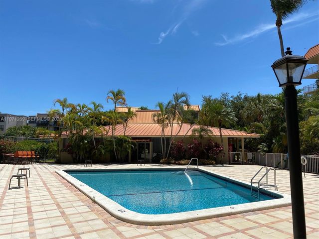 13120 SW 92nd Ave B-414, Miami, FL 33176