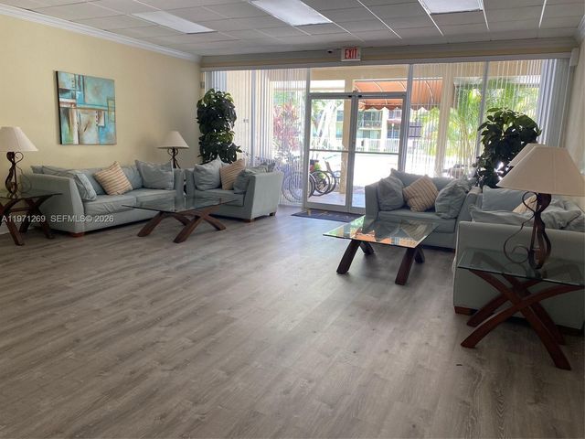 13120 SW 92nd Ave B-414, Miami, FL 33176