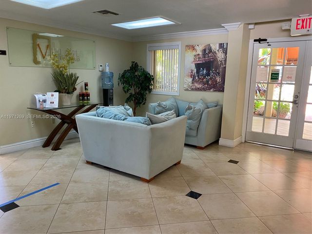 13120 SW 92nd Ave B-414, Miami, FL 33176