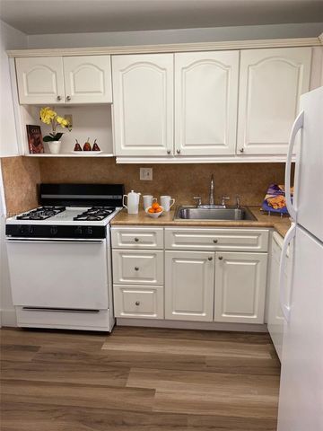 13120 SW 92nd Ave B-414, Miami, FL 33176