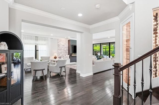 4432 Aurora ST, Naples, FL 34119