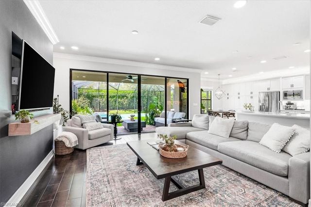 4432 Aurora ST, Naples, FL 34119