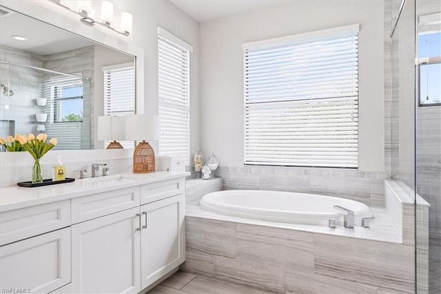 4432 Aurora ST, Naples, FL 34119