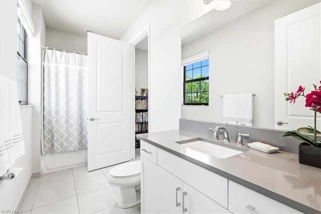 4432 Aurora ST, Naples, FL 34119