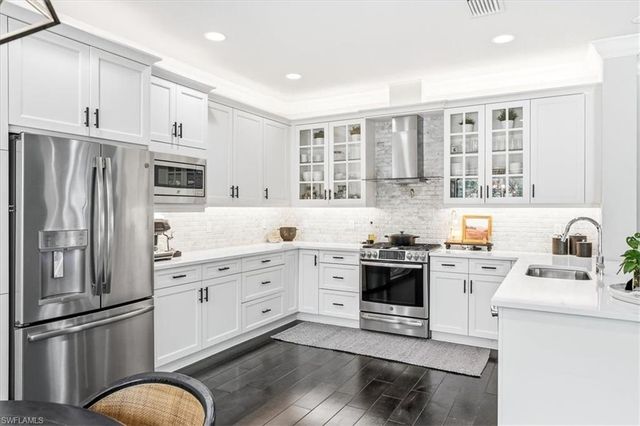 4432 Aurora ST, Naples, FL 34119