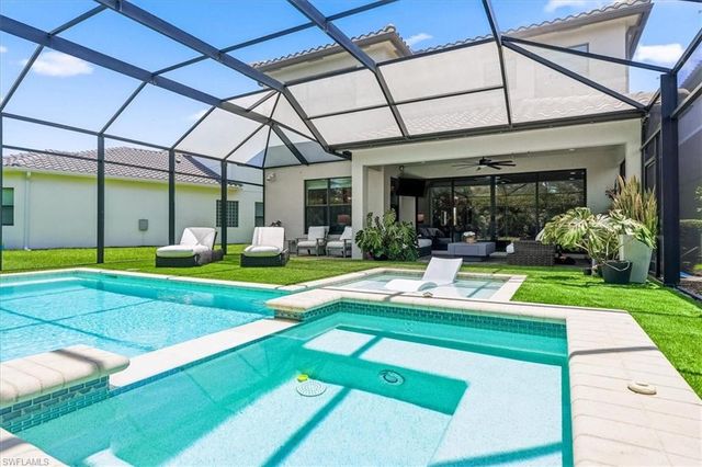 4432 Aurora ST, Naples, FL 34119