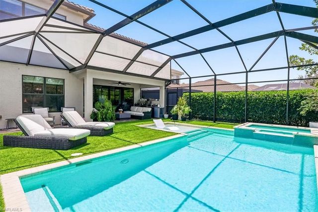 4432 Aurora ST, Naples, FL 34119