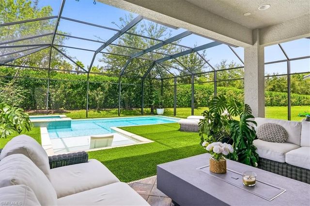 4432 Aurora ST, Naples, FL 34119