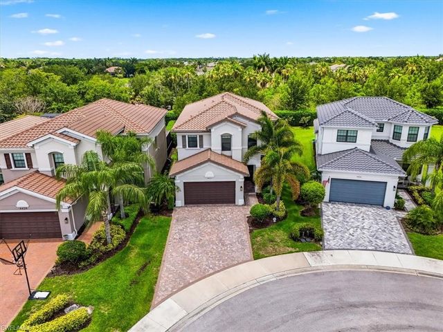 4432 Aurora ST, Naples, FL 34119