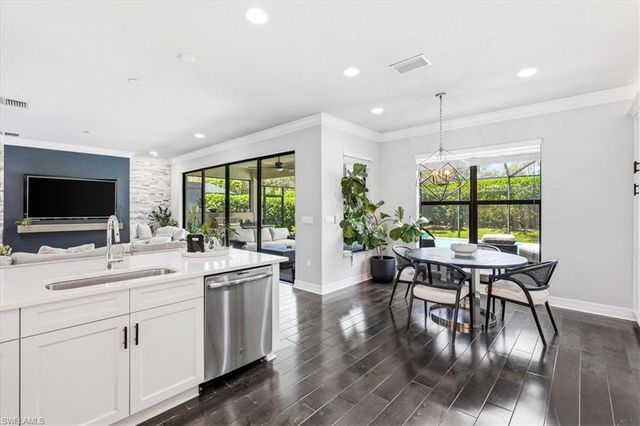 4432 Aurora ST, Naples, FL 34119