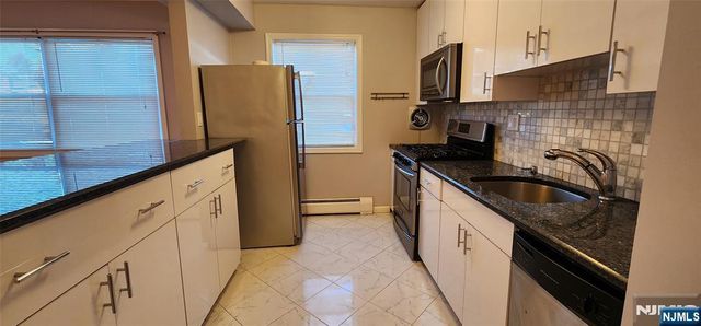 32 Knox Terrace 1D, Wayne, NJ 07470