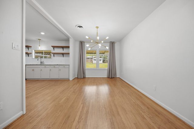 104 E Nichols Street, Bellville, TX 77418